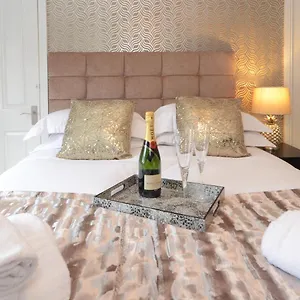 Yorks City Centre Retreat - Within City Walls , York United Kingdom